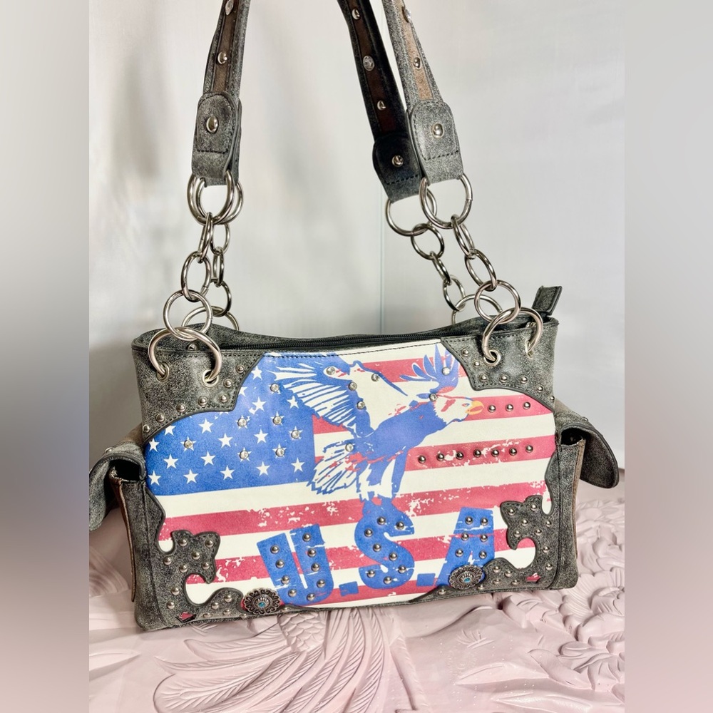 USA American Flag Soaring Eagle Hand/Shoulder Bag/Purse with Rhinestones/Studs